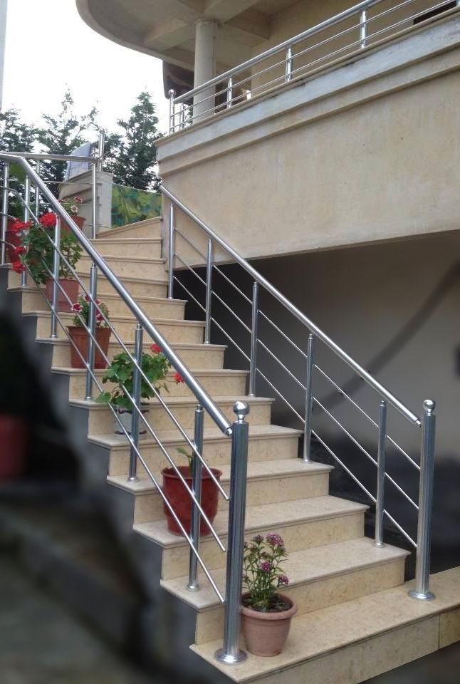 Custom steel railing fabrication in Karachi